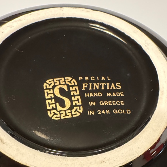 Fintias Hand Made Black and Gold 24K Decorative Ashtray - Picture 3 of 4